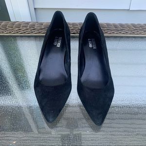 Bleecker and Bond Black Heels. Women’s 6.